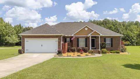 625 Twelve Oaks Dr, Adamsville, TN 38310