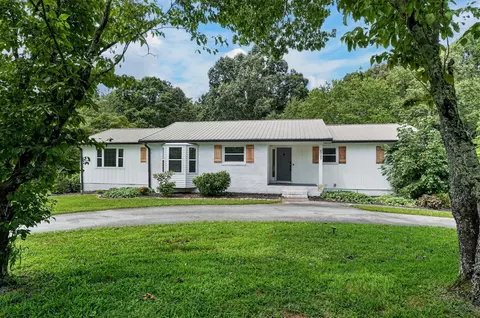 2727 Old Salem Dr, Cookeville, TN 38506