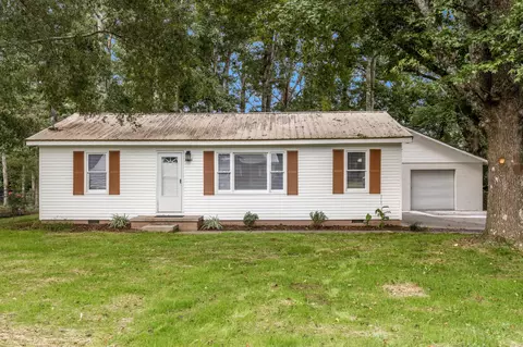 3223 Bates Dr, Rocky Face, GA 30740