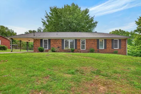 1866 Harriet Dr, Clarksville, TN 37040