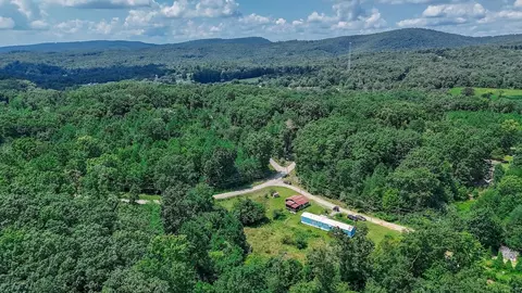 136 Holly Dr, Spring City, TN 37381