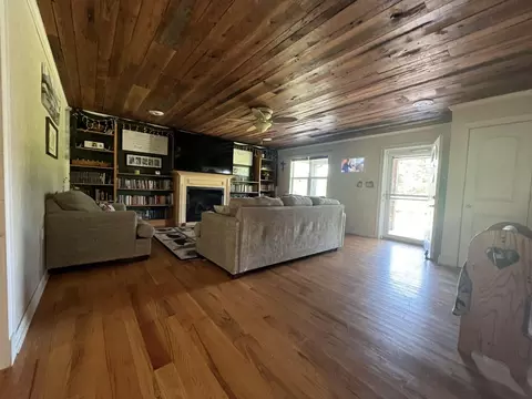 Living - 7501 E Plunders Creek Rd, Dickson, TN 37055 photo 2 of 2