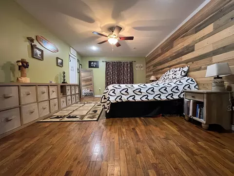 Bedroom - 7501 E Plunders Creek Rd, Dickson, TN 37055 photo 3 of 4