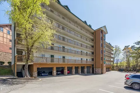 820 Golf View Blvd UNIT 2103, Pigeon Forge, TN 37863