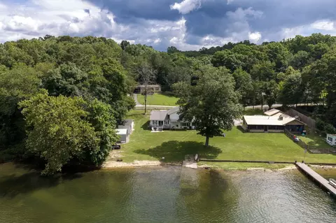1174 Penobscot Dr, Soddy Daisy, TN 37379