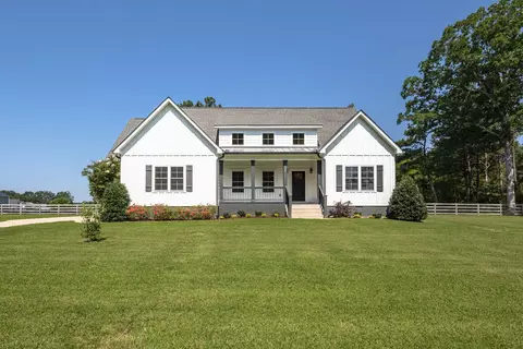 1624 Porter Rd, Burns, TN 37029