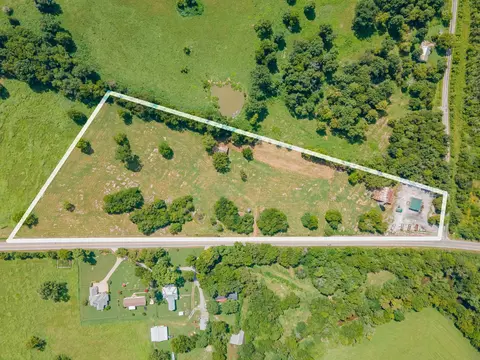 11141 Columbia Hwy, Lynnville, TN 38472
