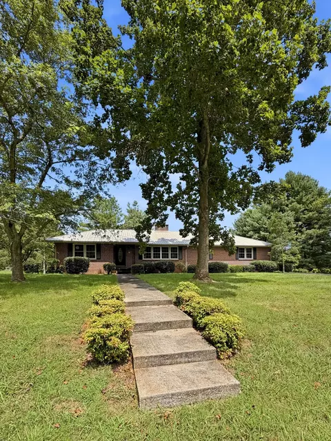 401 E Petty Ln, Winchester, TN 37398