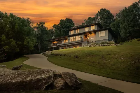 6045 Woodland Hills Dr, Nashville, TN 37211