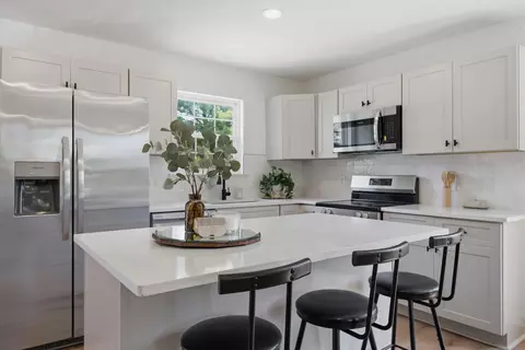 Kitchen - 7108 Gregory Ct, Fairview, TN 37062 photo 4 of 5