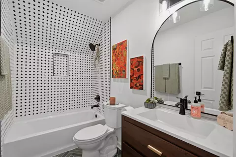 Bath - 7108 Gregory Ct, Fairview, TN 37062 photo 3 of 3