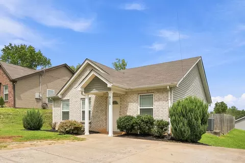 Exterior - 915 17th Ave E, Springfield, TN 37172 photo 2 of 8
