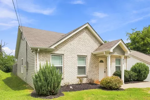 Exterior - 915 17th Ave E, Springfield, TN 37172 photo 3 of 8