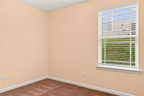 Bedroom - 915 17th Ave E, Springfield, TN 37172 photo 6 of 6