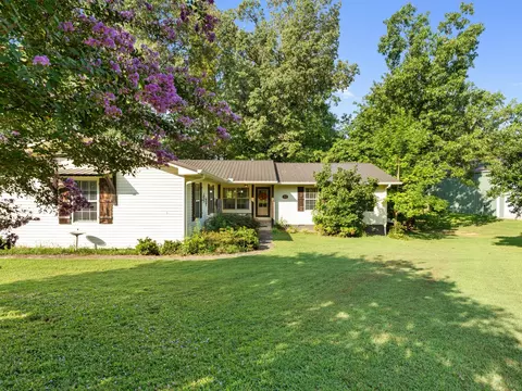 184 Beechview Dr, Clifton, TN 38425