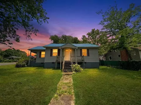 1037 Jones St, Athens, TN 37303