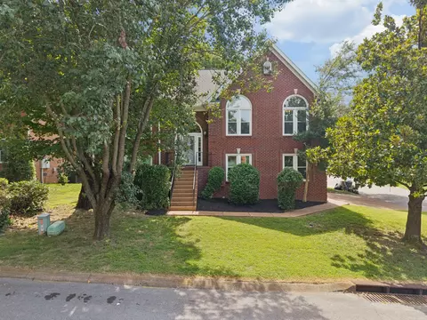 5301 Mast Pt, Hermitage, TN 37076