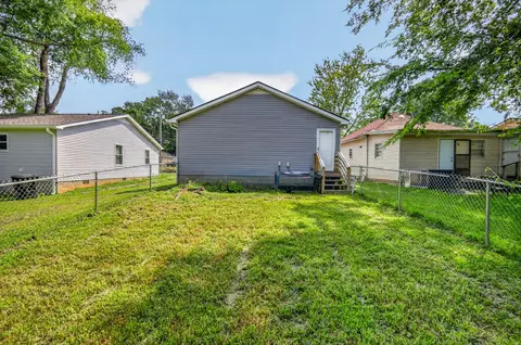 Exterior - 425 E Castle St, Murfreesboro, TN 37130 photo 6 of 7