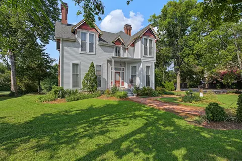 2500 Woodlawn Dr, Nashville, TN 37212