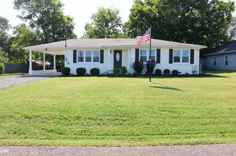 417 Central Ave, Chapel Hill, TN 37034