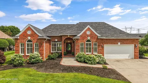 963 Southwick Dr, Alcoa, TN 37701