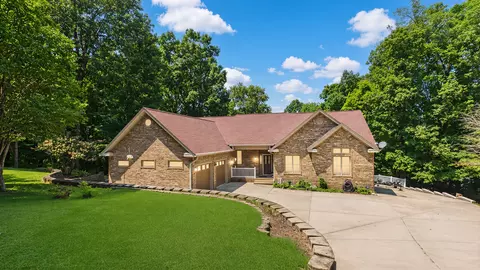 284 Crystal Creek Cir, Cadiz, KY 42211