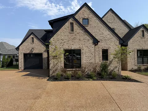 1137 Willow Springs Dr, Lebanon, TN 37087