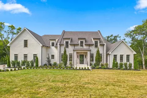 611 W Meade Dr, Nashville, TN 37205