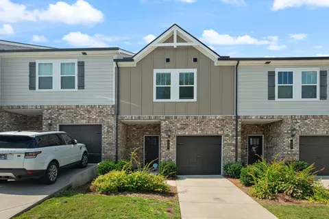 858 Longleaf Ln, Columbia, TN 38401
