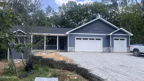 20 Rolling Green Ct, Crossville, TN 38558