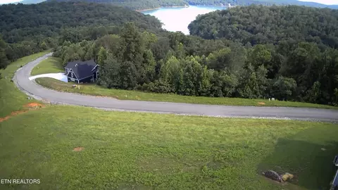 21 Highland Trce, La Follette, TN 37766