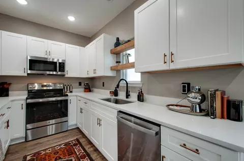 Kitchen - 146 Eno Rd, Dickson, TN 37055 photo 2 of 3