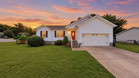507 Corlew Cir, White Bluff, TN 37187