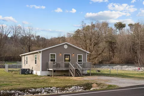 233 Hebbertsburg Rd, Crab Orchard, TN 37723
