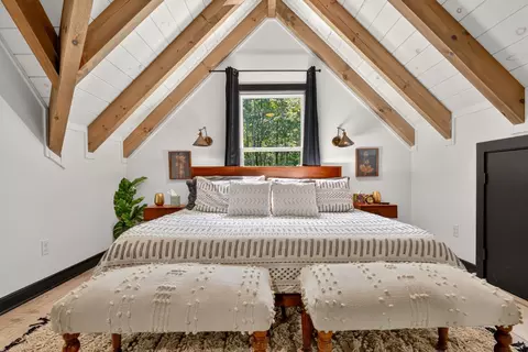 Bedroom - 2403 Sarvisberry Dr, Monteagle, TN 37356 photo 9 of 10