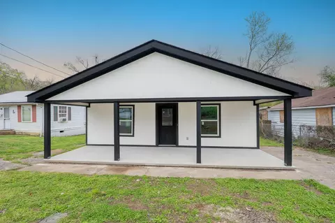 113 Hickory St, Rossville, GA 30741