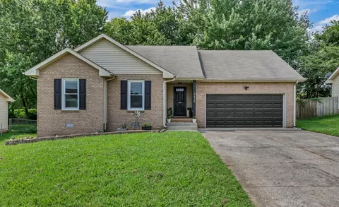 3250 S Senseney Cir, Clarksville, TN 37042