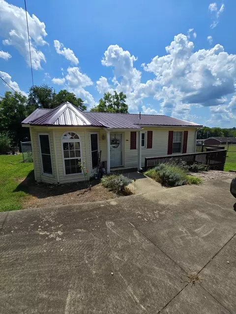 527 E Grigsby St E, Pulaski, TN 38478