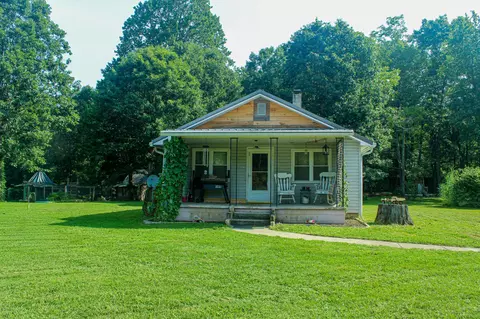 42 Dripping Springs Ct, Monterey, TN 38574