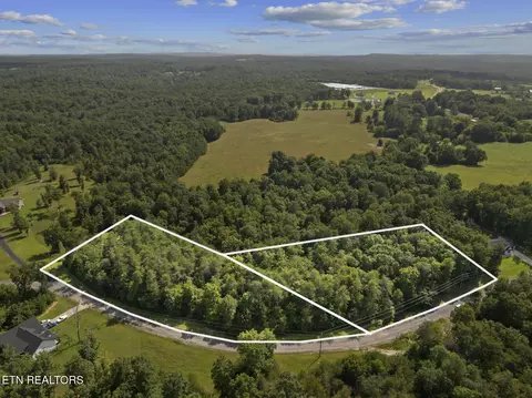 345 Perry Creek Dr, Crossville, TN 38572