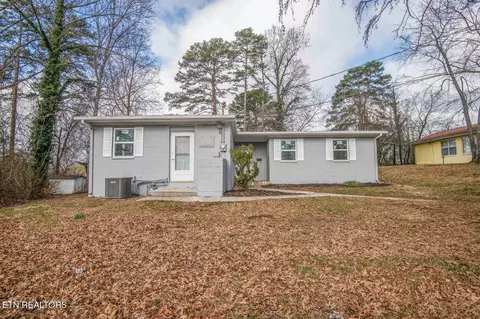 110 Paine Ln, Oak Ridge, TN 37830