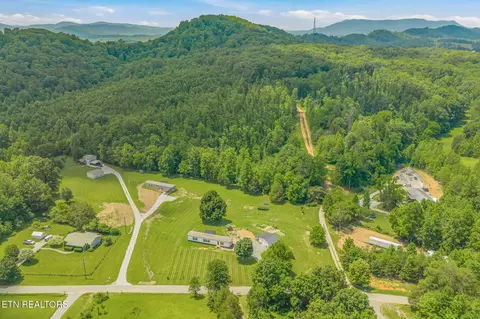 286 Jd Farms Rd, Tellico Plains, TN 37385