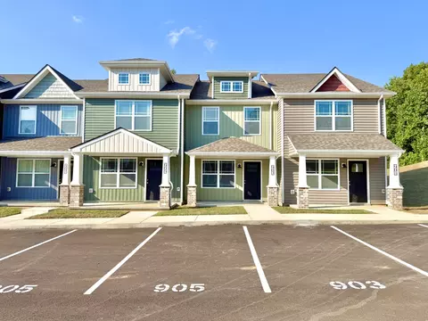 901 Peaceful Pl, Clarksville, TN 37040