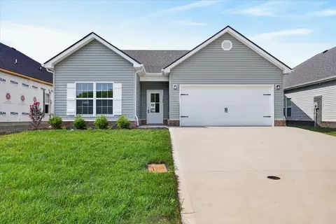 1204 Willow Bend Dr, Clarksville, TN 37043