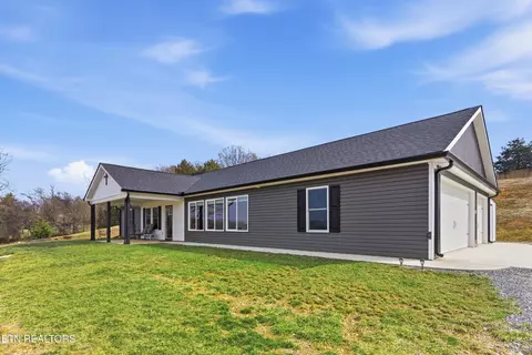 6911 Fairview Rd, Corryton, TN 37721 photo 2