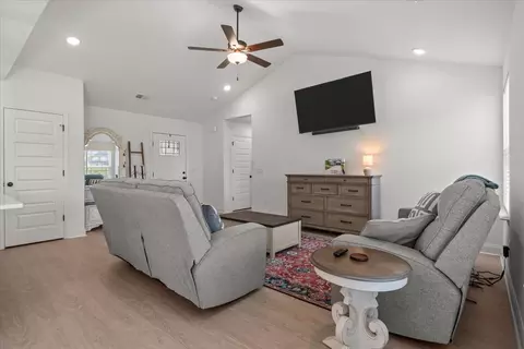 Living - 3008 Longview Ct, Dickson, TN 37055 photo 1 of 1