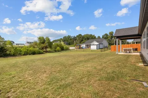 Exterior - 3008 Longview Ct, Dickson, TN 37055 photo 7 of 11