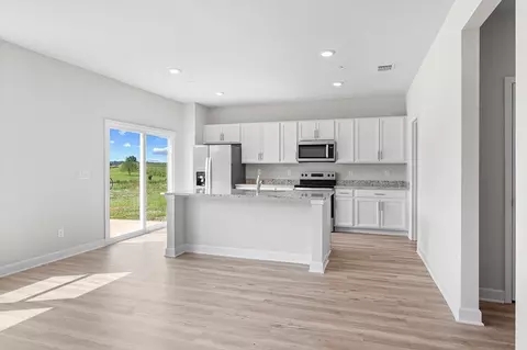 Kitchen - 226 E Millbrook Dr, Spring Hill, TN 37174 photo 1 of 4
