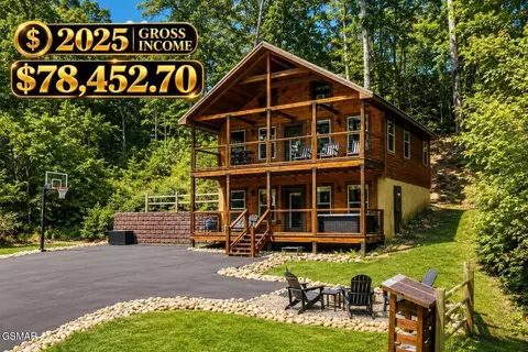 3414 Steven Ct, Pigeon Forge, TN 37863
