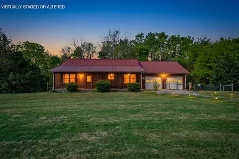137 Whirlwind Ln, Pikeville, TN 37367